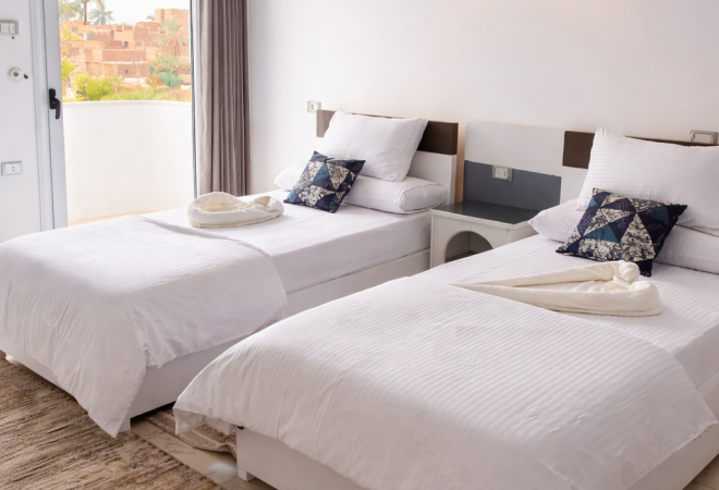 1 – Smaller room behind 1b